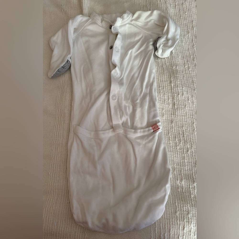 Goumi Gown